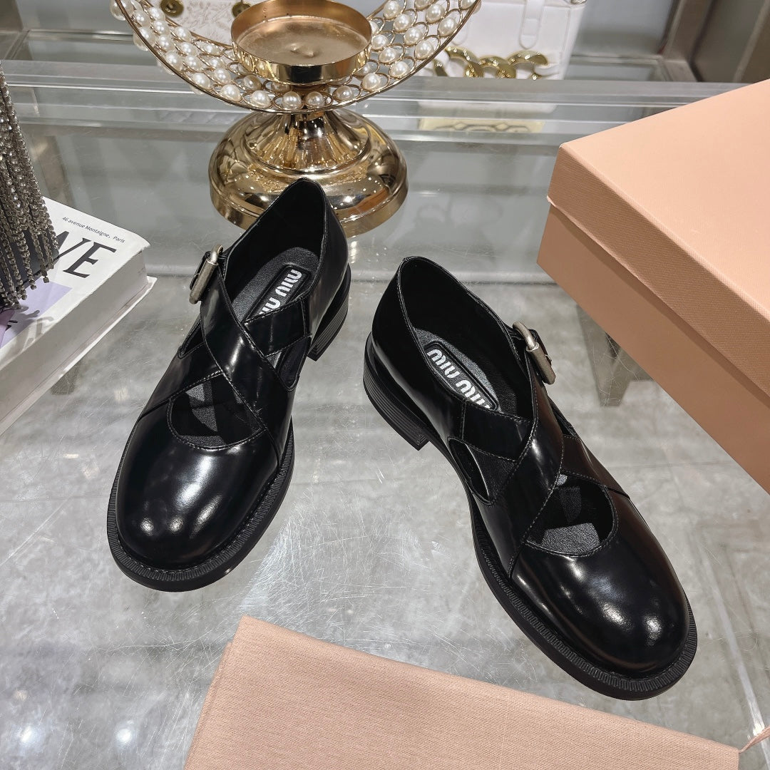 Sandal Black Cowhide With Cross-strap
