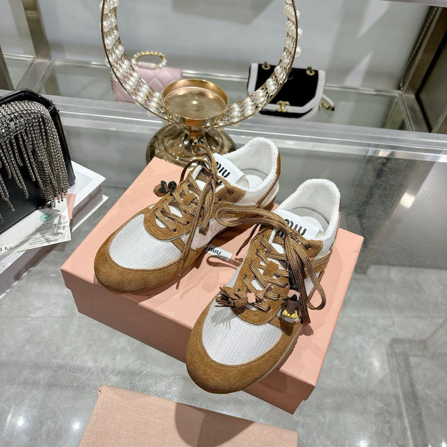 MIUMIU 26S LACE UP SNEAKERS IN BROWN SUEDE WHITE FABRIC CHARM DETAIL