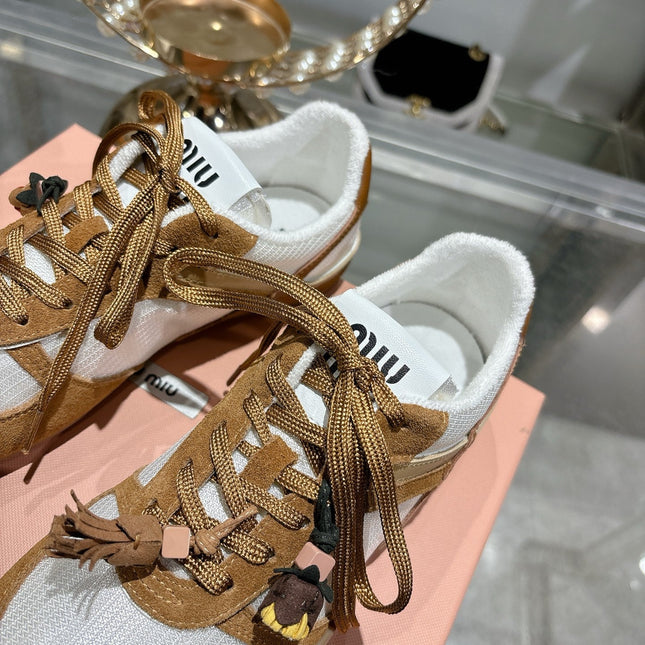 MIUMIU 26S LACE UP SNEAKERS IN BROWN SUEDE WHITE FABRIC CHARM DETAIL