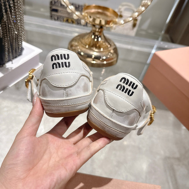 MIUMIU 26S MARY JANE FLATS IN WHITE CALFSKIN GOLD BUCKLE