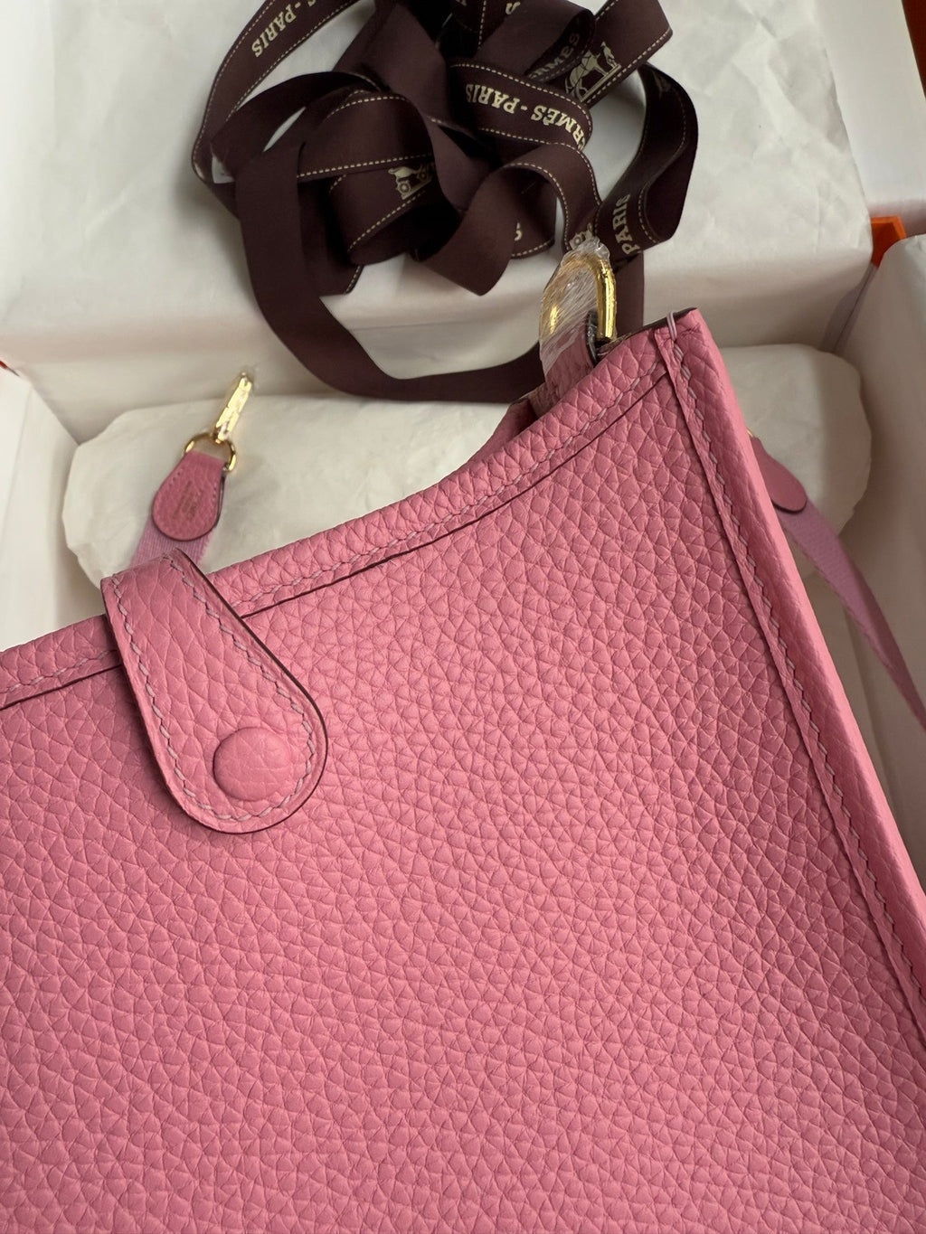 HM 25S EVELYNE 17 CM IN PINK COWHIDE WITH GOLD HARDWARE