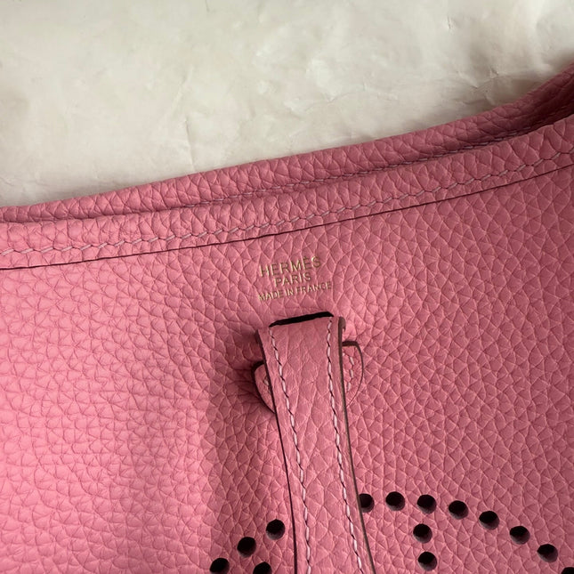 HM 25S EVELYNE 17 CM IN PINK COWHIDE WITH GOLD HARDWARE