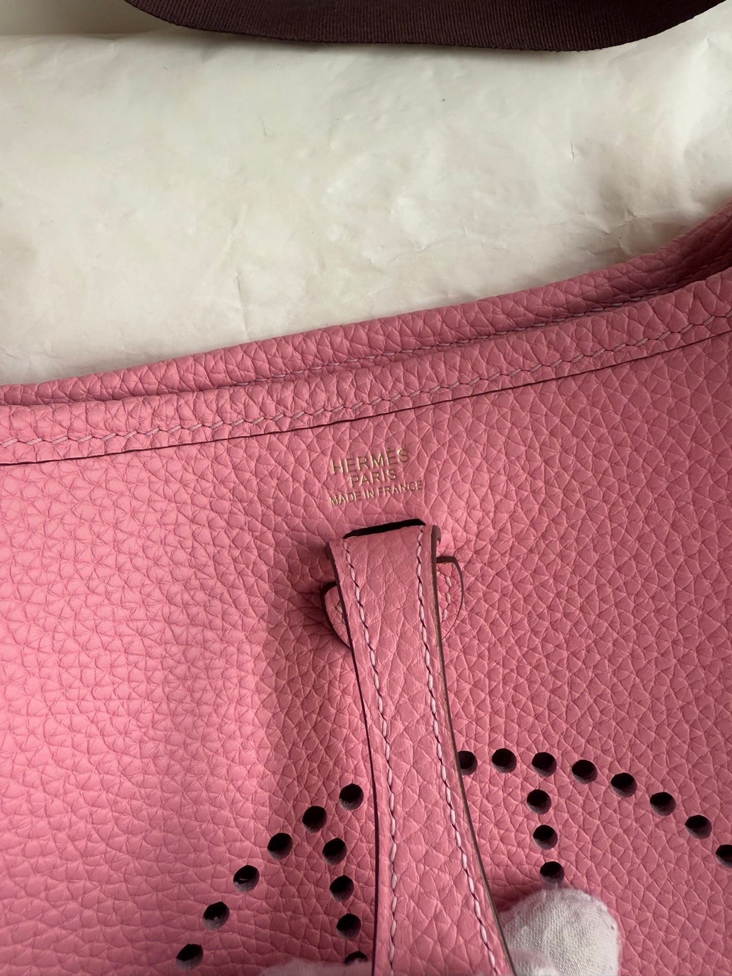 HM 25S EVELYNE 17 CM IN PINK COWHIDE WITH GOLD HARDWARE