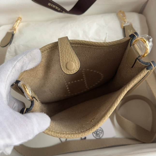 HM 25S EVELYNE 17 CM IN BEIGE COWHIDE WITH GOLD HARDWARE