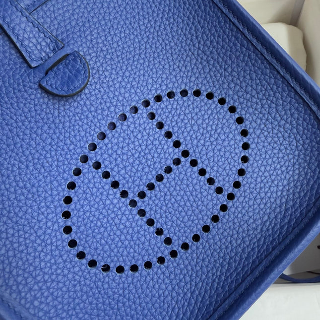 HM 25S EVELYNE 17 CM IN NAVY BLUE COWHIDE WITH GOLD HARDWARE