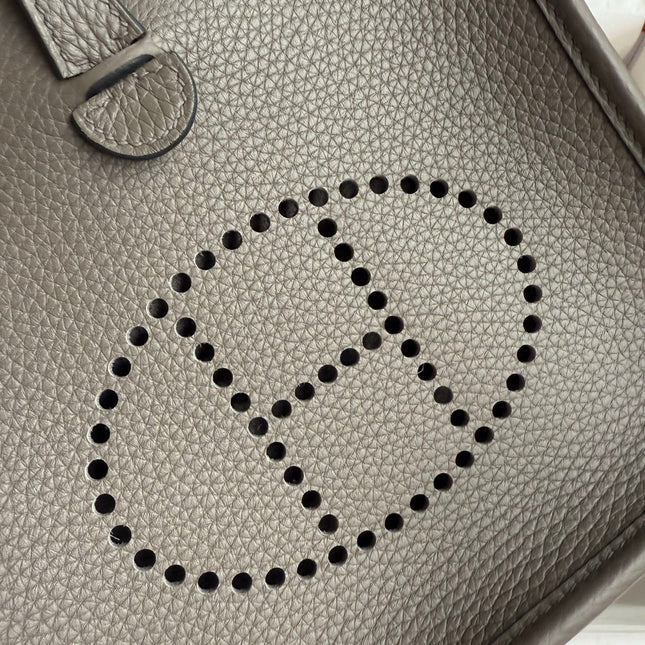 HM 25S EVELYNE 17 CM IN GRAY COWHIDE WITH SILVER HARDWARE