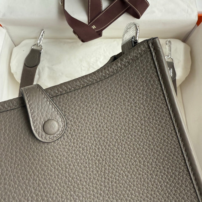 HM 25S EVELYNE 17 CM IN GRAY COWHIDE WITH SILVER HARDWARE