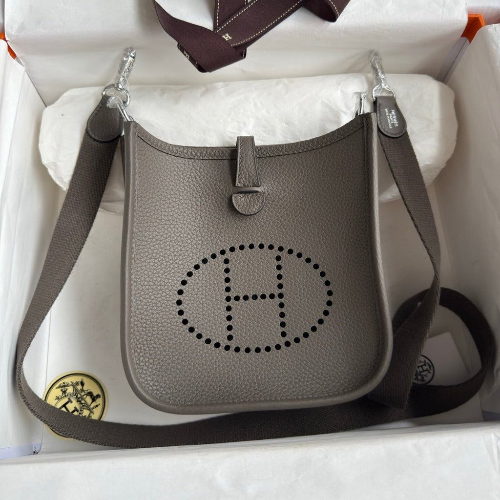 HM 25S EVELYNE 17 CM IN GRAY COWHIDE WITH SILVER HARDWARE