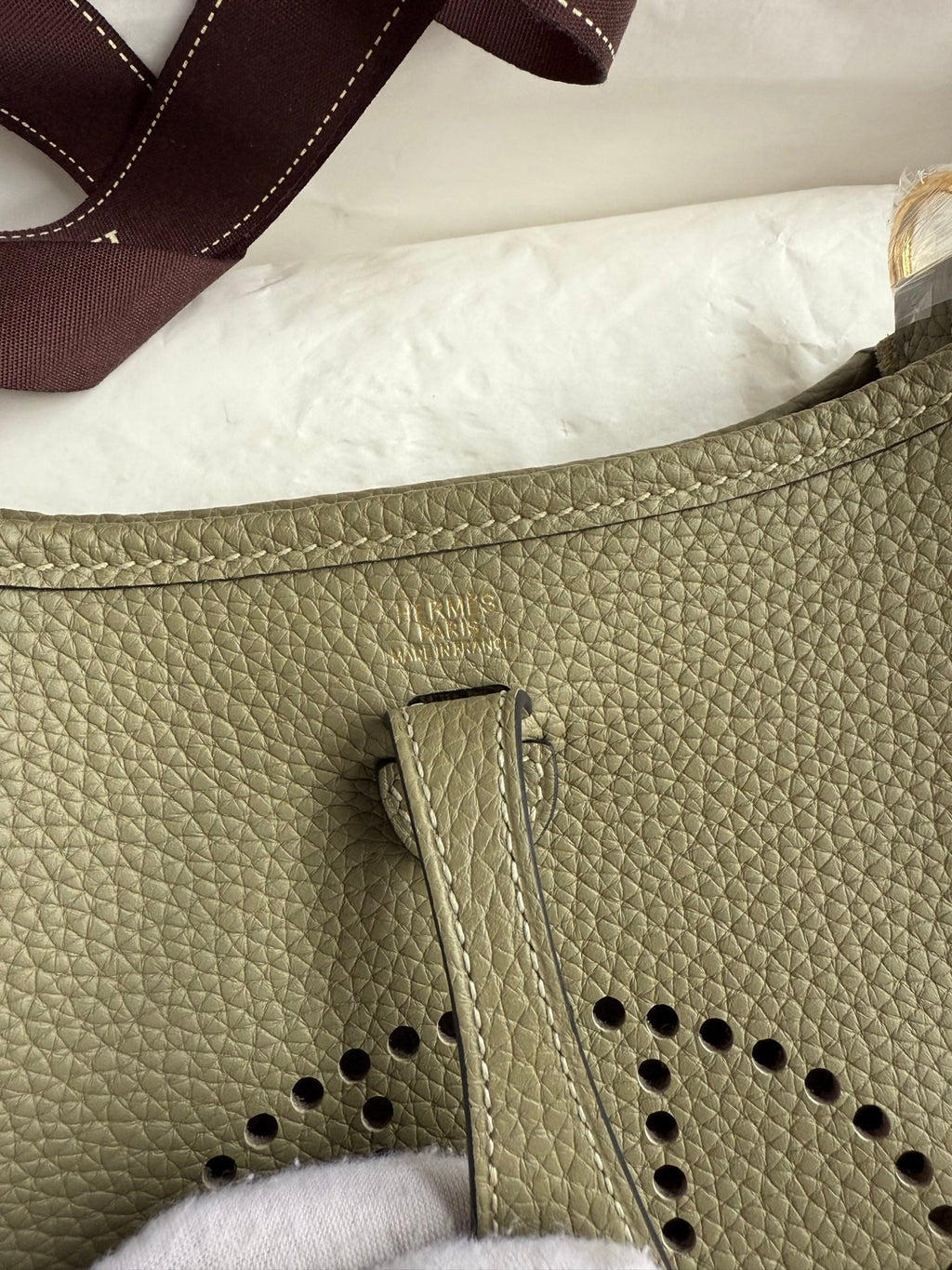 HM 25S EVELYNE 17 CM IN OLIVE GRAY COWHIDE WITH GOLD HARDWARE