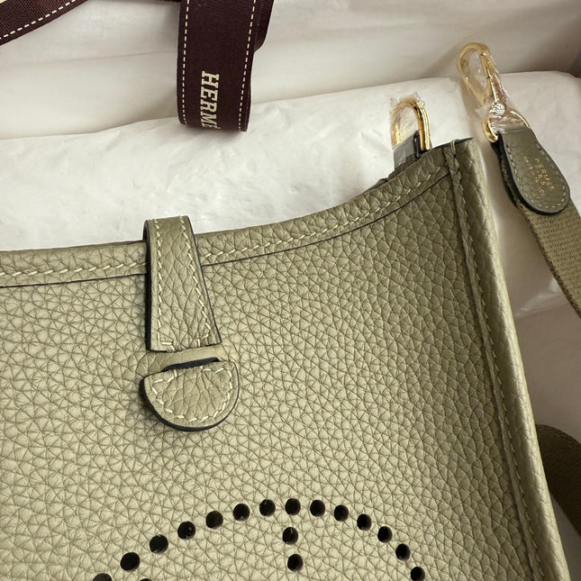 HM 25S EVELYNE 17 CM IN OLIVE GRAY COWHIDE WITH GOLD HARDWARE