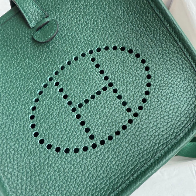 HM 25S EVELYNE 17 CM IN DARK GREEN COWHIDE WITH SILVER HARDWARE