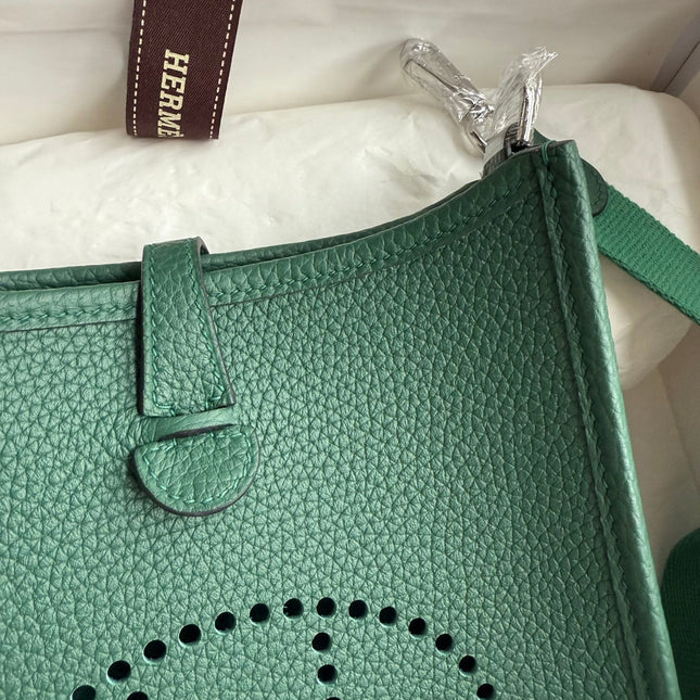 HM 25S EVELYNE 17 CM IN DARK GREEN COWHIDE WITH SILVER HARDWARE
