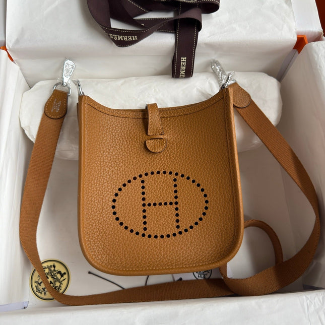 HM 25S EVELYNE 17 CM IN DARK BROWN COWHIDE WITH SILVER HARDWARE