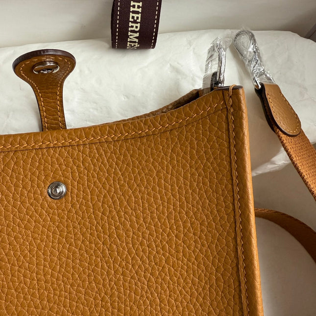 HM 25S EVELYNE 17 CM IN DARK BROWN COWHIDE WITH SILVER HARDWARE