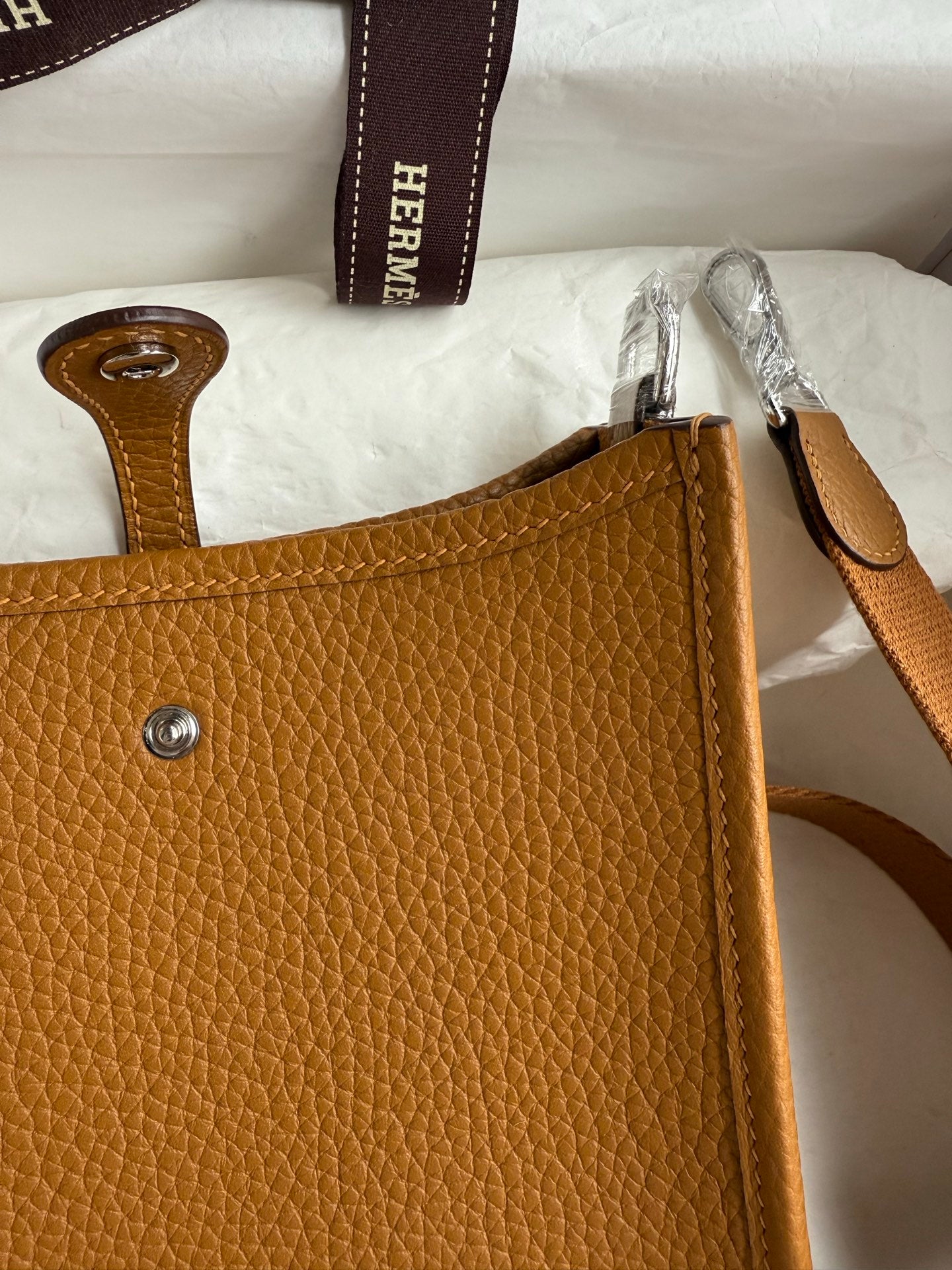 HM 25S EVELYNE 17 CM IN DARK BROWN COWHIDE WITH SILVER HARDWARE