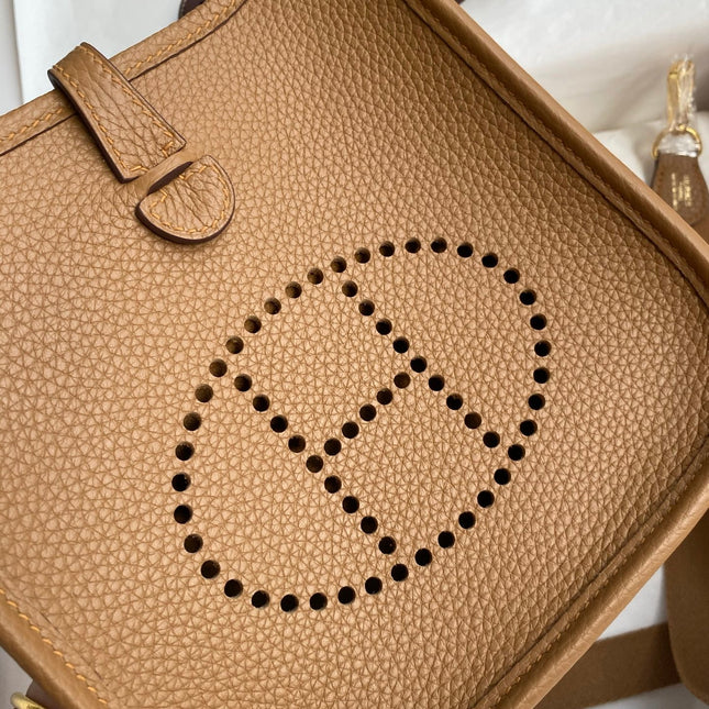 HM 25S EVELYNE 17 CM IN BROWN COWHIDE WITH GOLD HARDWARE