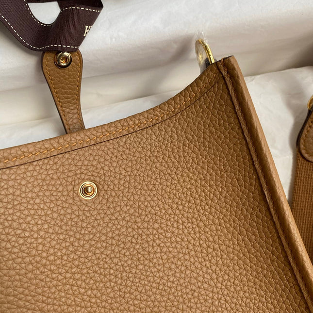 HM 25S EVELYNE 17 CM IN BROWN COWHIDE WITH GOLD HARDWARE