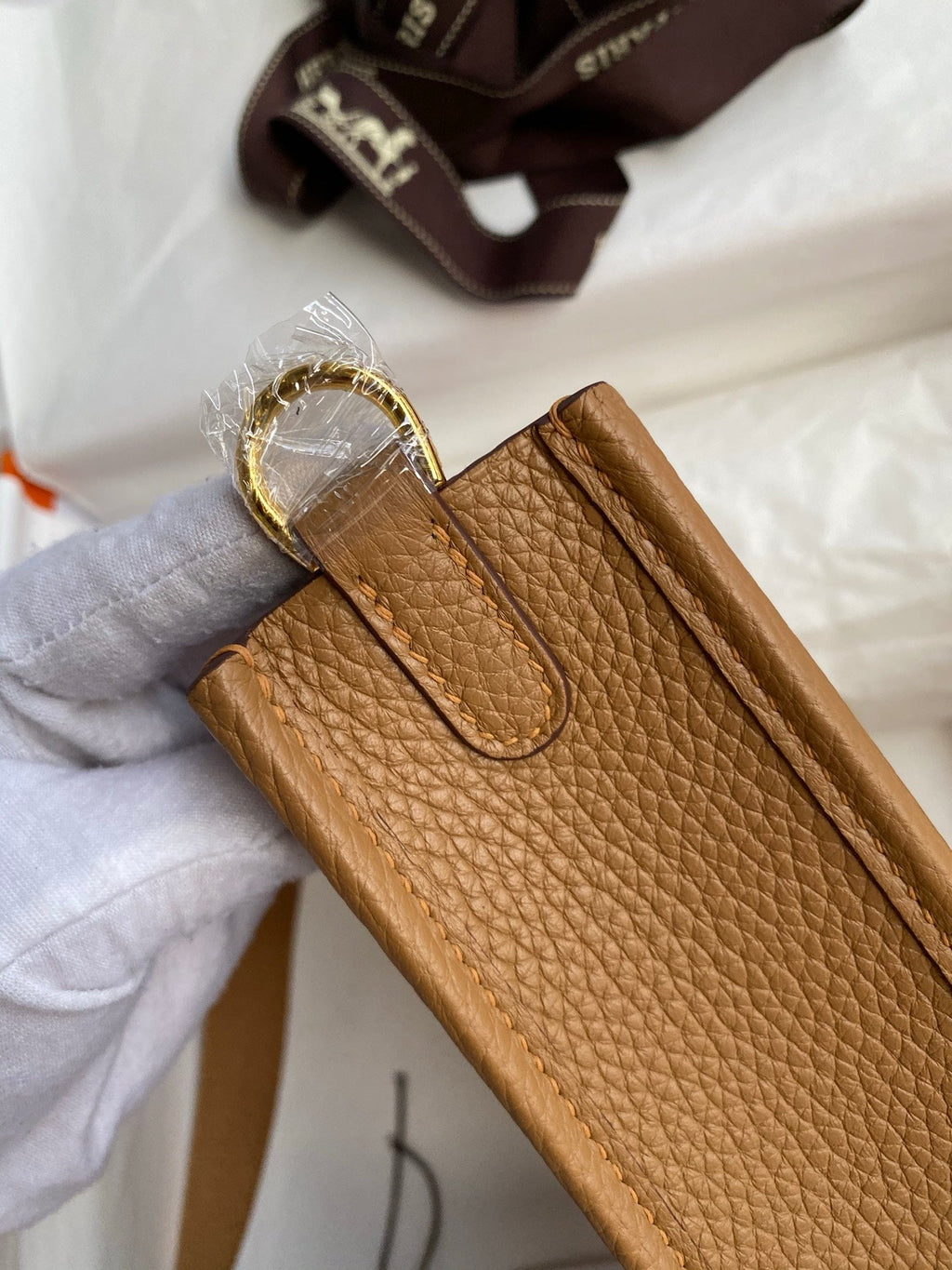 HM 25S EVELYNE 17 CM IN BROWN COWHIDE WITH GOLD HARDWARE