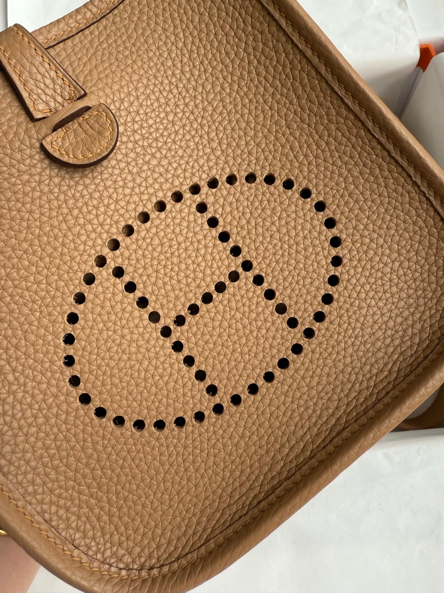 HM 25S EVELYNE 17 CM IN LIGHT BROWN COWHIDE WITH SILVER HARDWARE