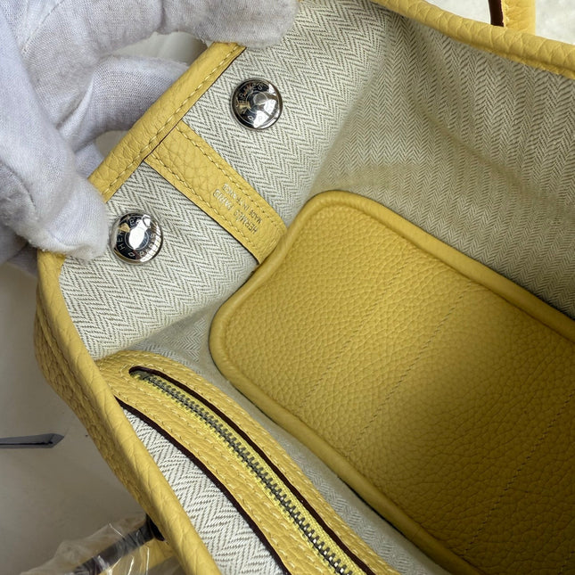 HM 25S GARDEN PARTY 23 CM IN LIGHT YELLOW TOGO