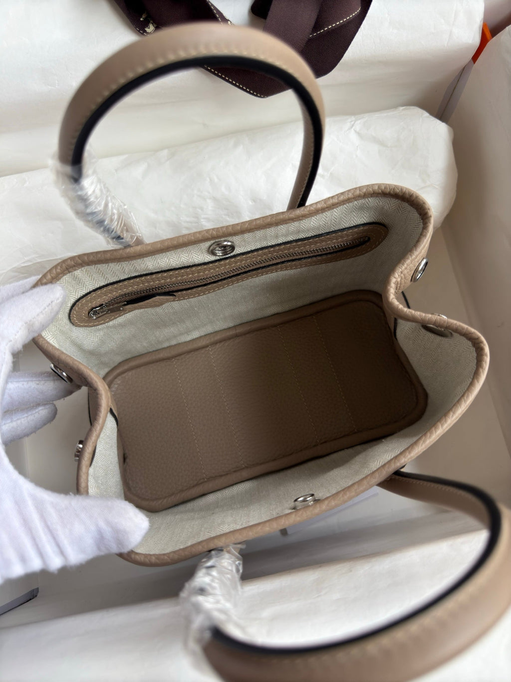 HM 25S GARDEN PARTY 23 CM IN WARM BEIGE TOGO