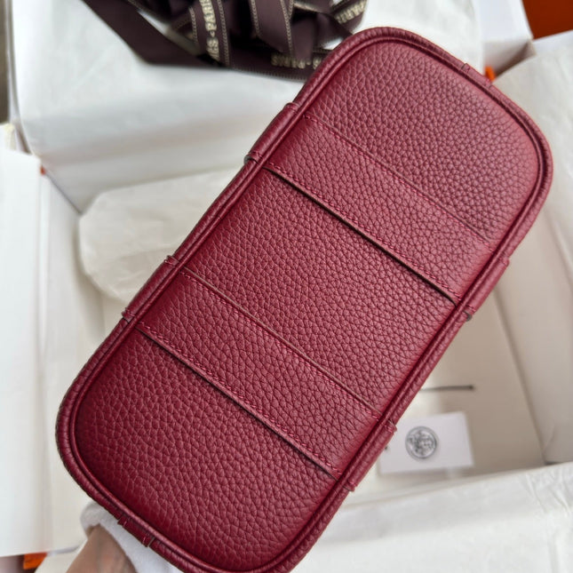 HM 25S GARDEN PARTY 23 CM IN DARK RED TOGO