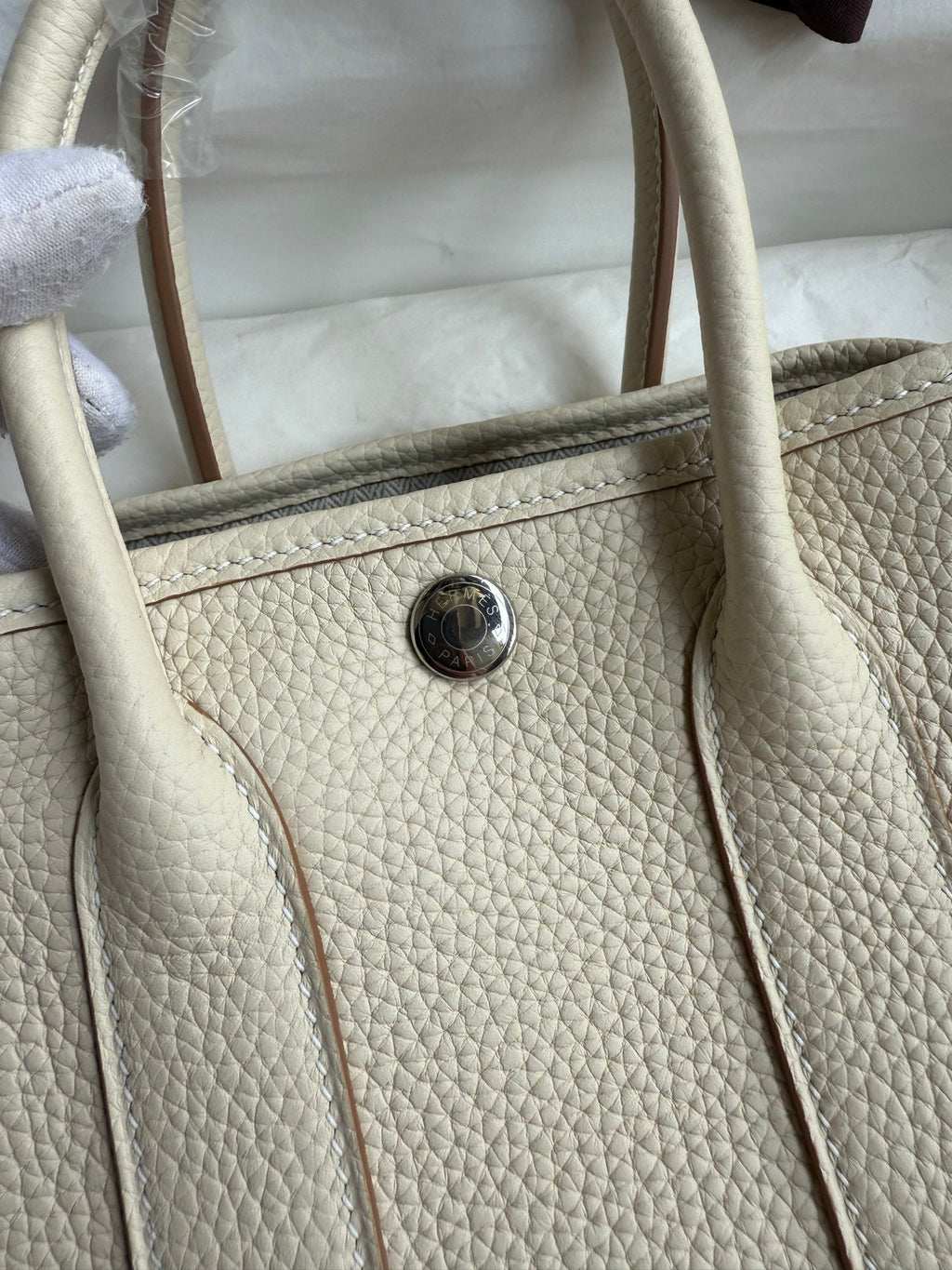 HM 25S GARDEN PARTY 23 CM IN CREAM WHITE TOGO
