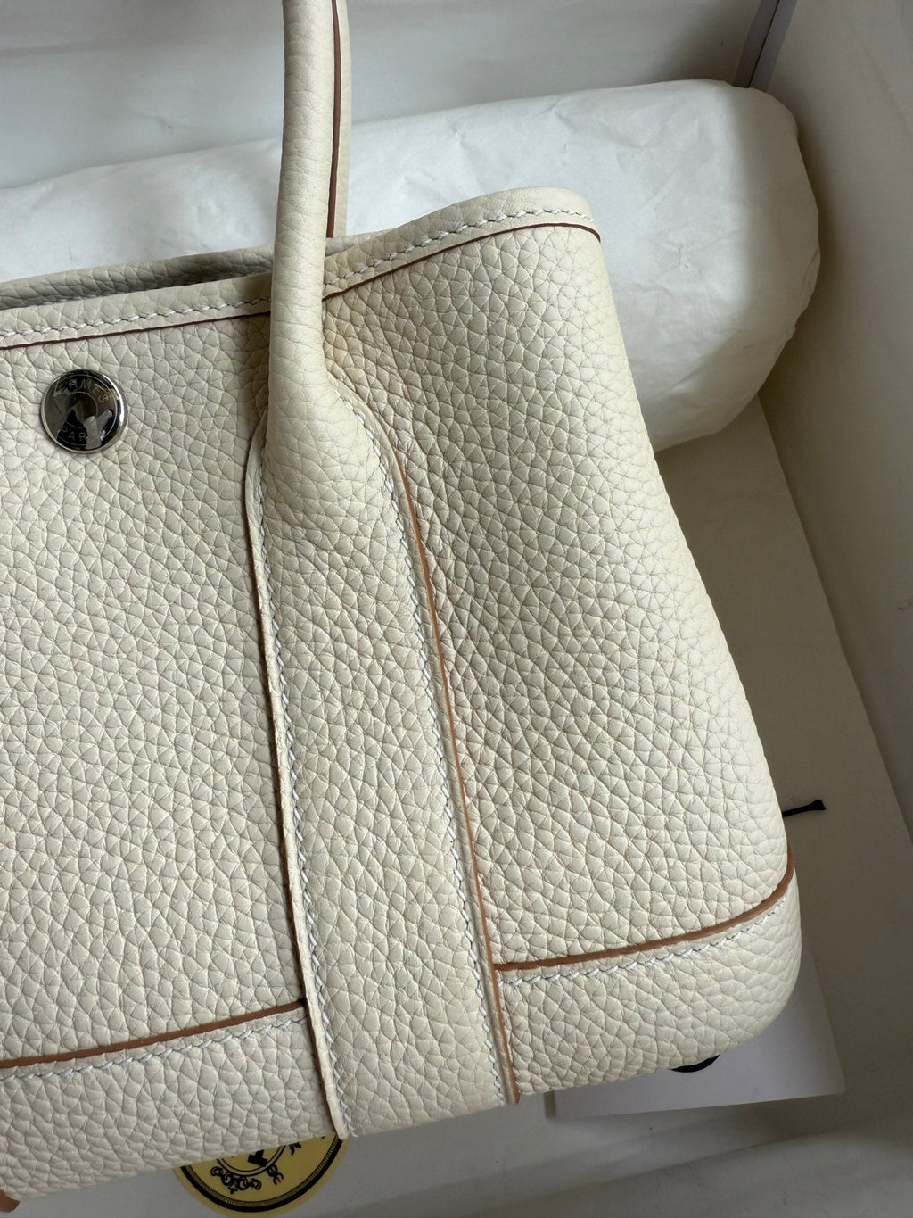 HM 25S GARDEN PARTY 23 CM IN CREAM WHITE TOGO