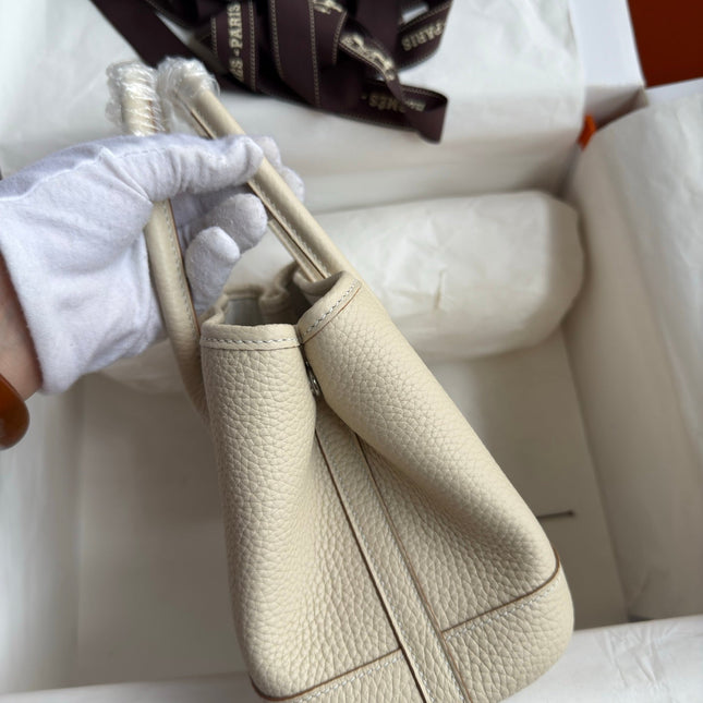 HM 25S GARDEN PARTY 23 CM IN CREAM WHITE TOGO