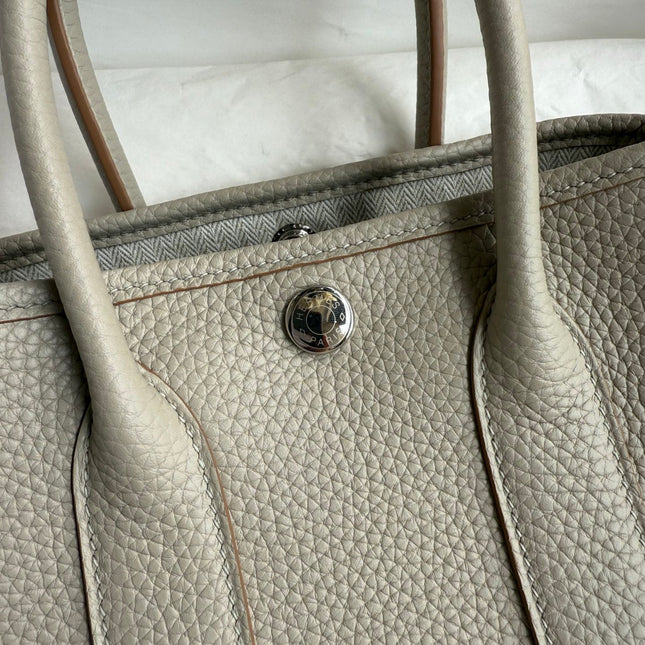 HM 25S GARDEN PARTY 23 CM IN LIGHT BEIGE GRAY TOGO