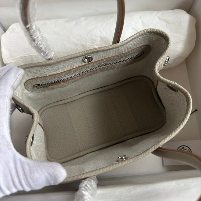HM 25S GARDEN PARTY 23 CM IN LIGHT BEIGE GRAY TOGO