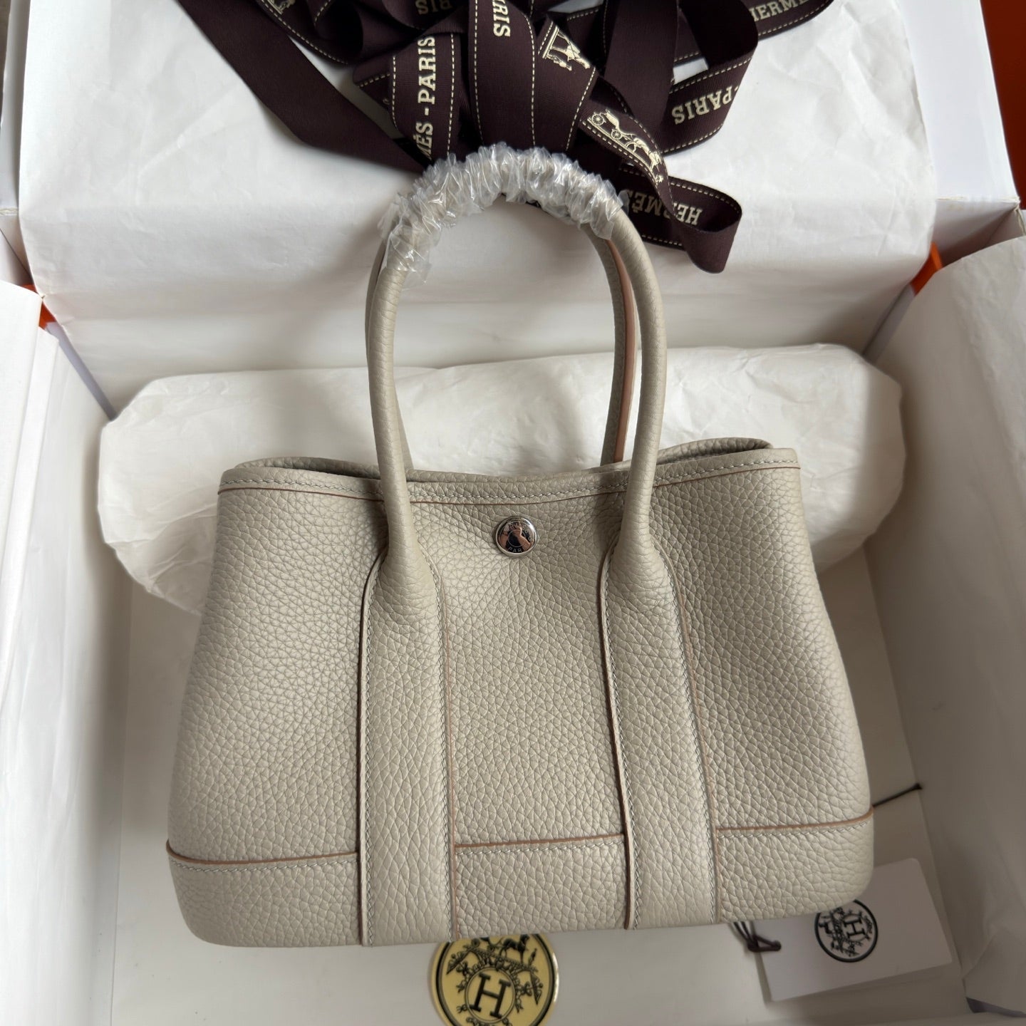 HM 25S GARDEN PARTY 23 CM IN LIGHT BEIGE GRAY TOGO