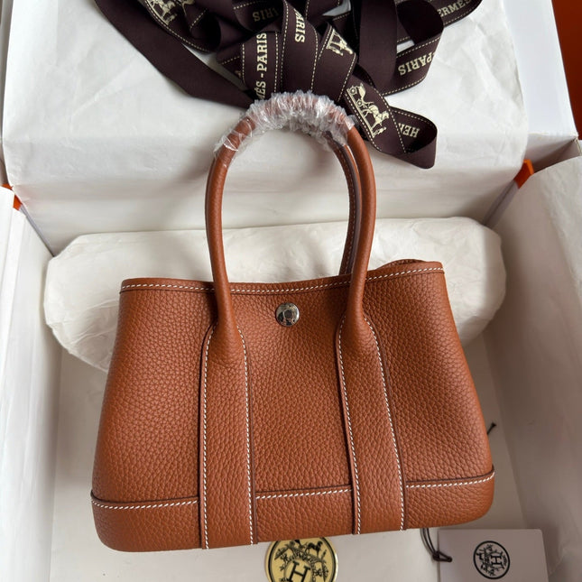 HM 25S GARDEN PARTY 23 CM IN CHESTNUT BROWN TOGO
