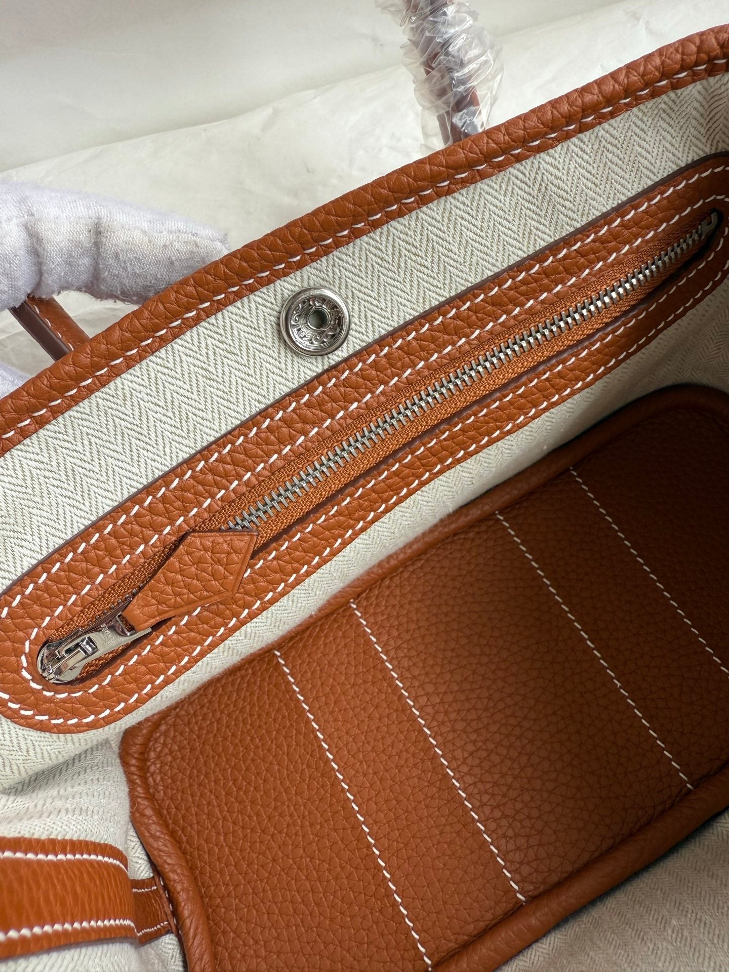 HM 25S GARDEN PARTY 23 CM IN CHESTNUT BROWN TOGO