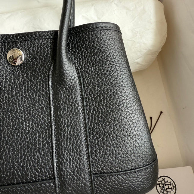 HM 25S GARDEN PARTY 23 CM IN BLACK TOGO