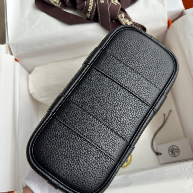 HM 25S GARDEN PARTY 23 CM IN BLACK TOGO