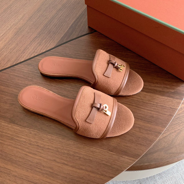 LP 26S SUMMER CHARMS SLIDES IN CARAMEL BROWN CANVAS AND CALFSKIN GOLD HARDWARE