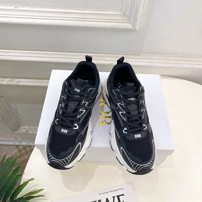 DIOR 26S SNEAKER IN BLACK CALFSKIN AND MESH FABRIC