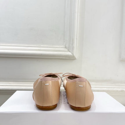 LOEWE 26S SPLIT-TOE BALLET FLATS IN NUDE PINK SILK
