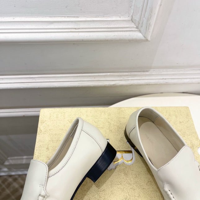 THE ROW 26S MOCCASIN LOAFERS 20MM IN IVORY WHITE CALFSKIN