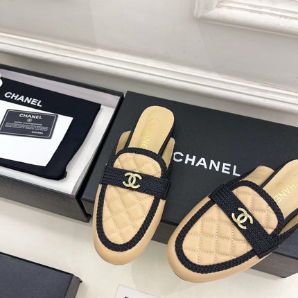 CHANEL 26S MULES IN BEIGE LAMBSKIN AND BLACK FABRIC