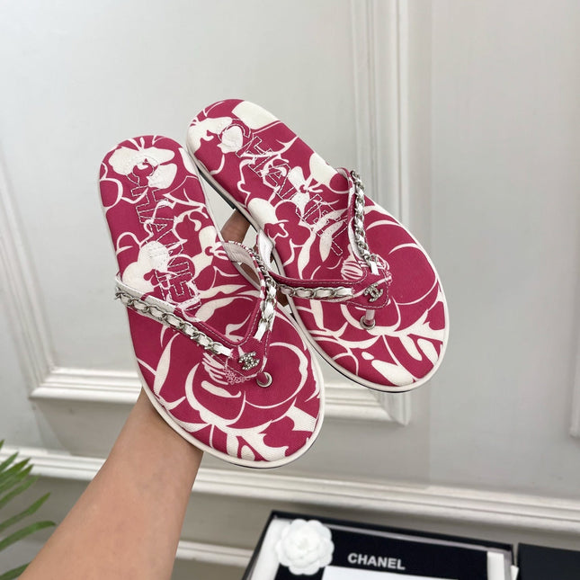 CHANEL 26S THONG SANDALS IN PINK AND WHITE FLORAL PRINT FABRIC