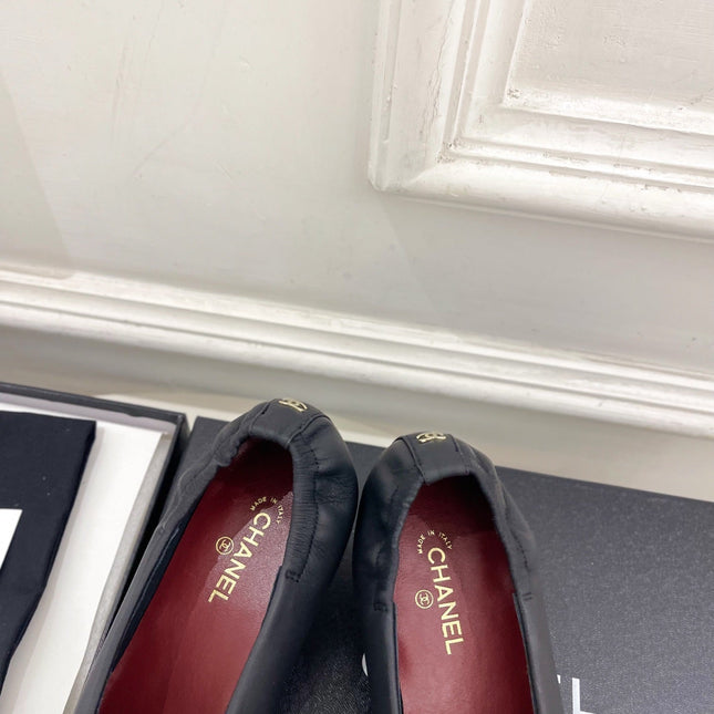CHANEL 26S SQUARE TOE PUMPS 50 MM IN BLACK LAMBSKIN WITH WHITE TOE CAP