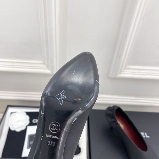 CHANEL 26S SQUARE TOE PUMPS 50 MM IN BLACK LAMBSKIN WITH WHITE TOE CAP