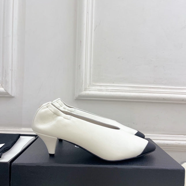 CHANEL 26S SQUARE TOE PUMPS 50 MM IN WHITE LAMBSKIN WITH BLACK TOE CAP