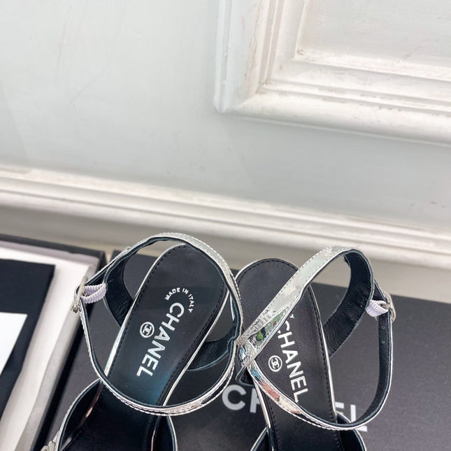 CHANEL 26S HIGH HEEL SLINGBACK SANDALS 90 MM IN SILVER LAMBSKIN WITH CC LOGO
