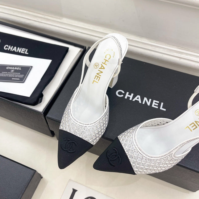 CHANEL 26S POINTED TOE HIGH HEEL SLINGBACK PUMPS 90 MM IN WHITE MESH WITH BLACK TOE CAP
