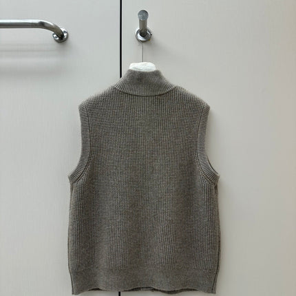 LORO PIANA 26S HIGH-NECK BUTTONED KNIT VEST 913