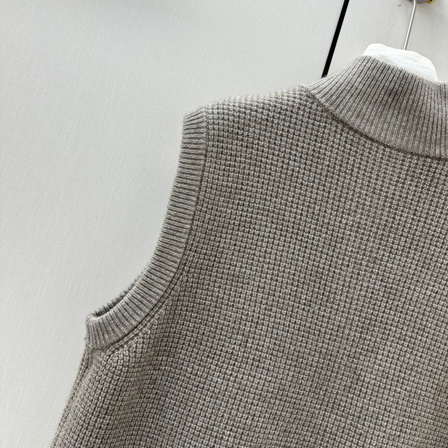 LORO PIANA 26S HIGH-NECK BUTTONED KNIT VEST 913