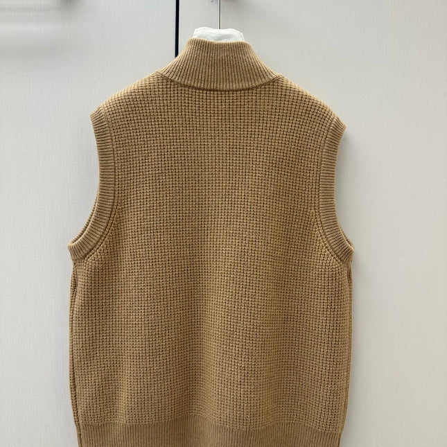 LORO PIANA 26S HIGH-NECK BUTTONED KNIT VEST 912